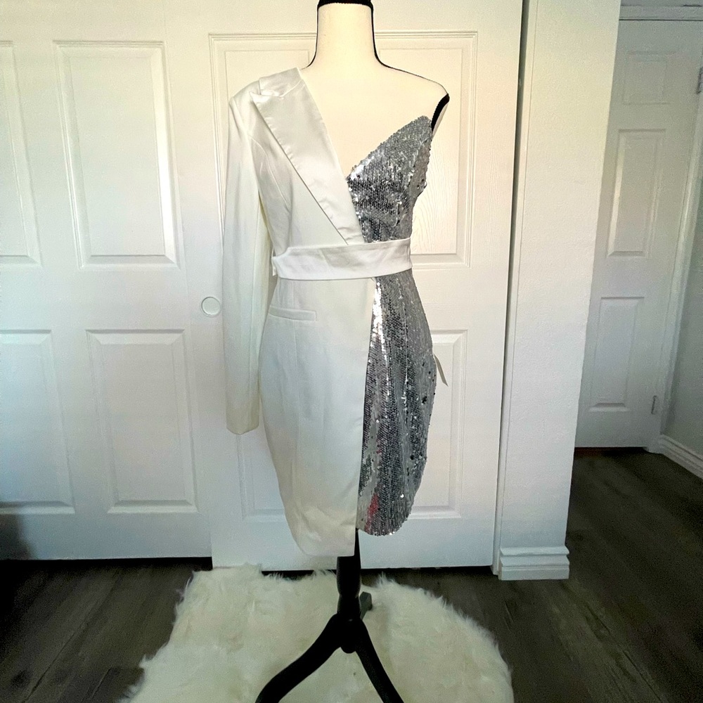 Elegant one shoulder dress from Miss Circle. Never worn.